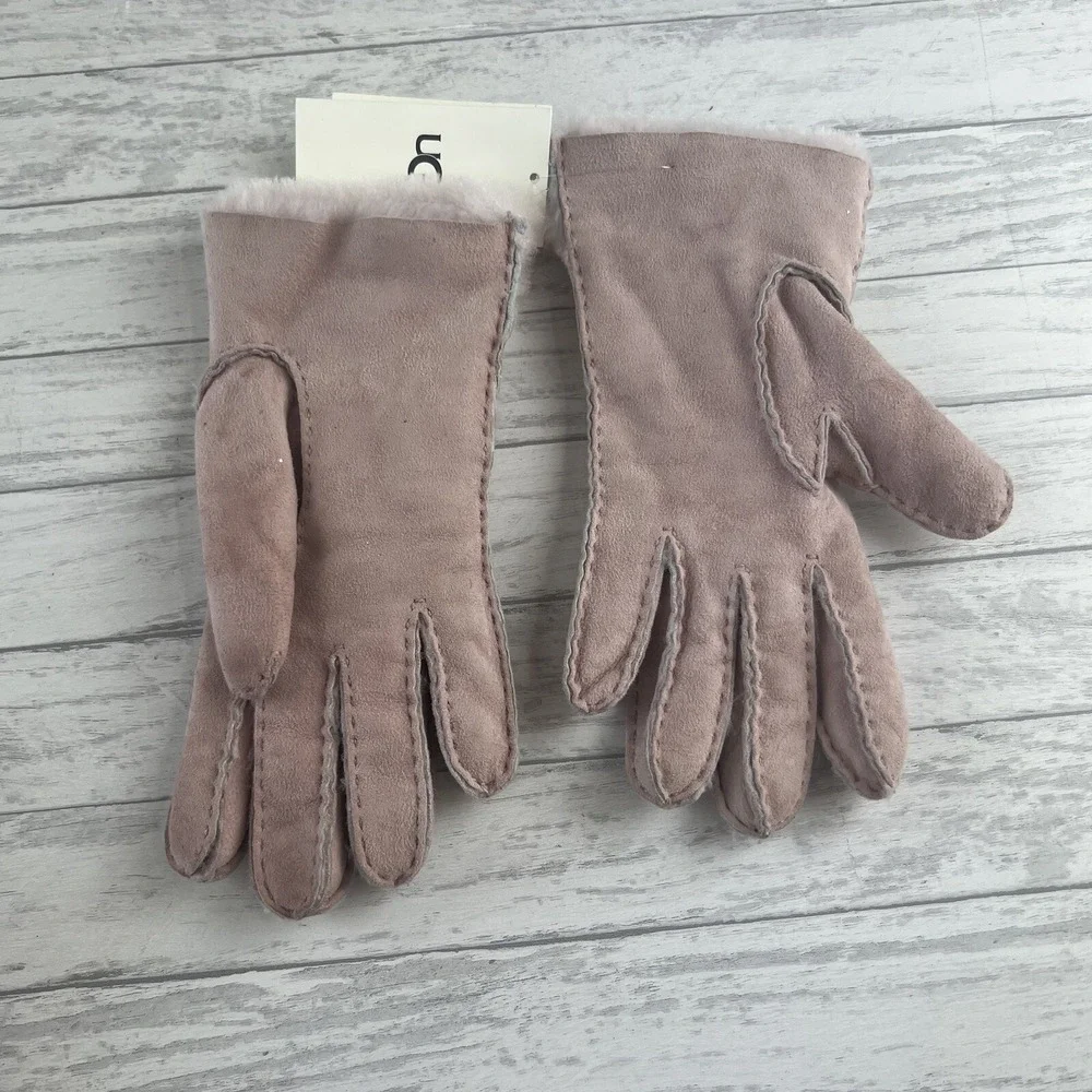 Ugg‎ Womens Gloves Exposed Sheepskin Pink Cloud Size Small